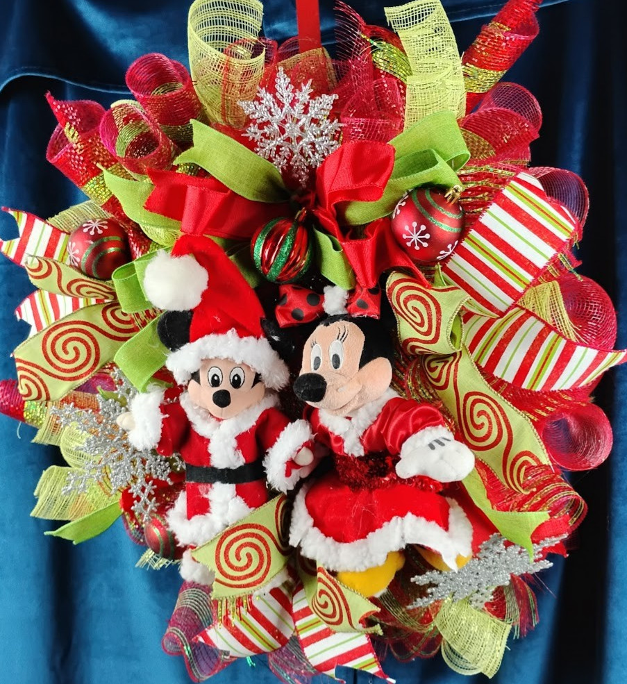 Mickey and Minnie Mouse Christmas Wreath Large 24″ Red & Green Front Door Decor