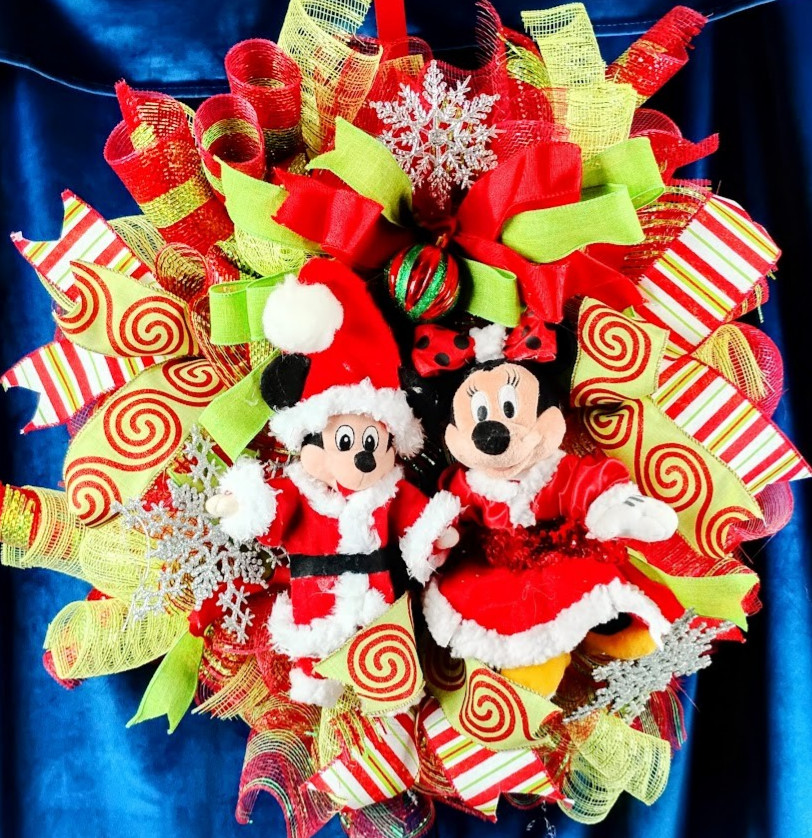 Mickey and Minnie Mouse Christmas Wreath Large 24″ Red & Green Front Door Decor