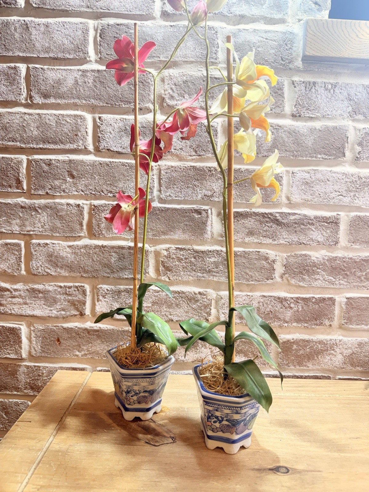 Set Of 2 Vtg Blue White Chinoiserie Ceramic Pot Pink & Yellow Artificial Orchid