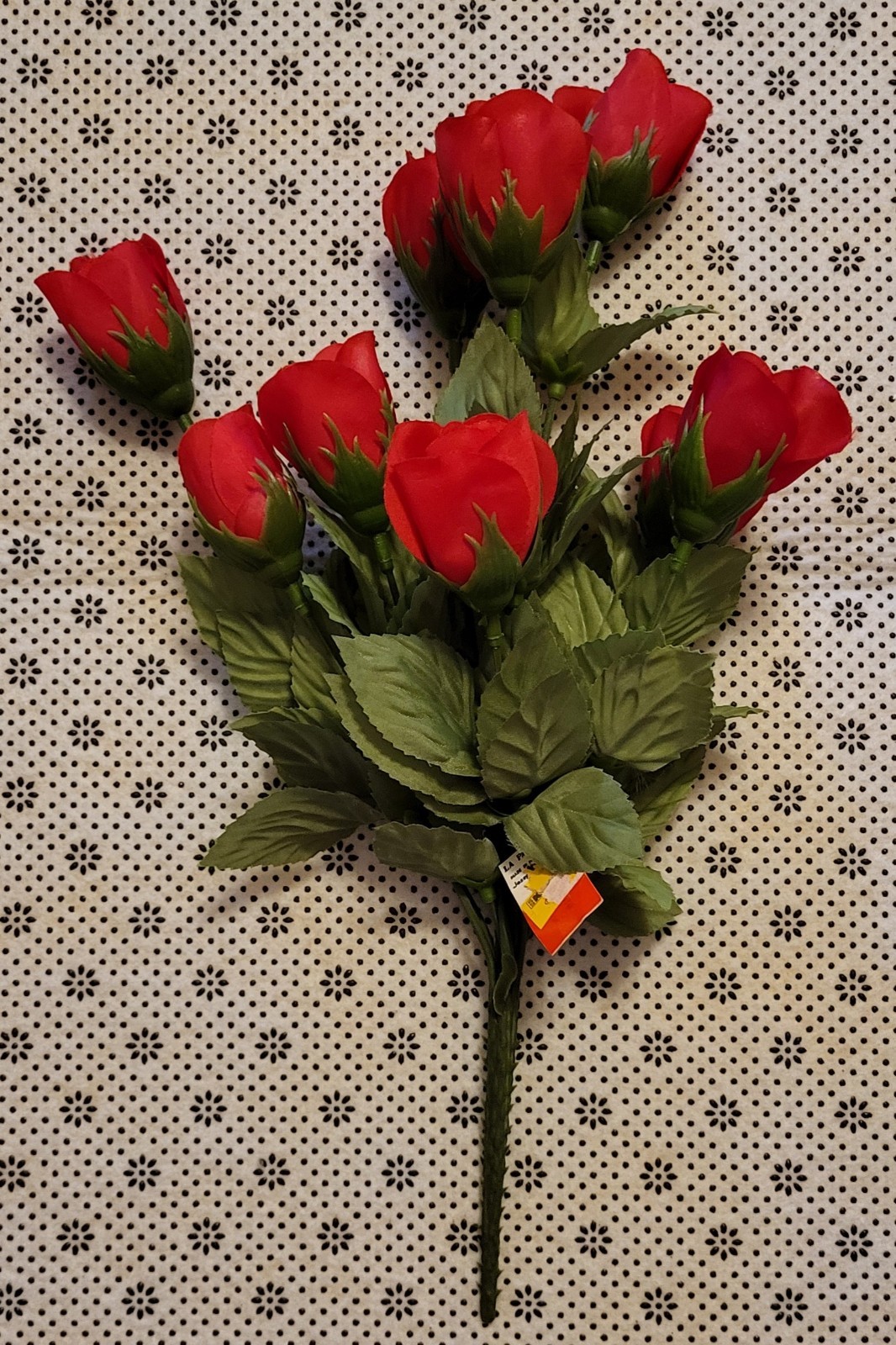 VTG 80s Red Roses Faux Artificial Flowers Bunch Lot Of 7 Bouquets 51 Buds NWT