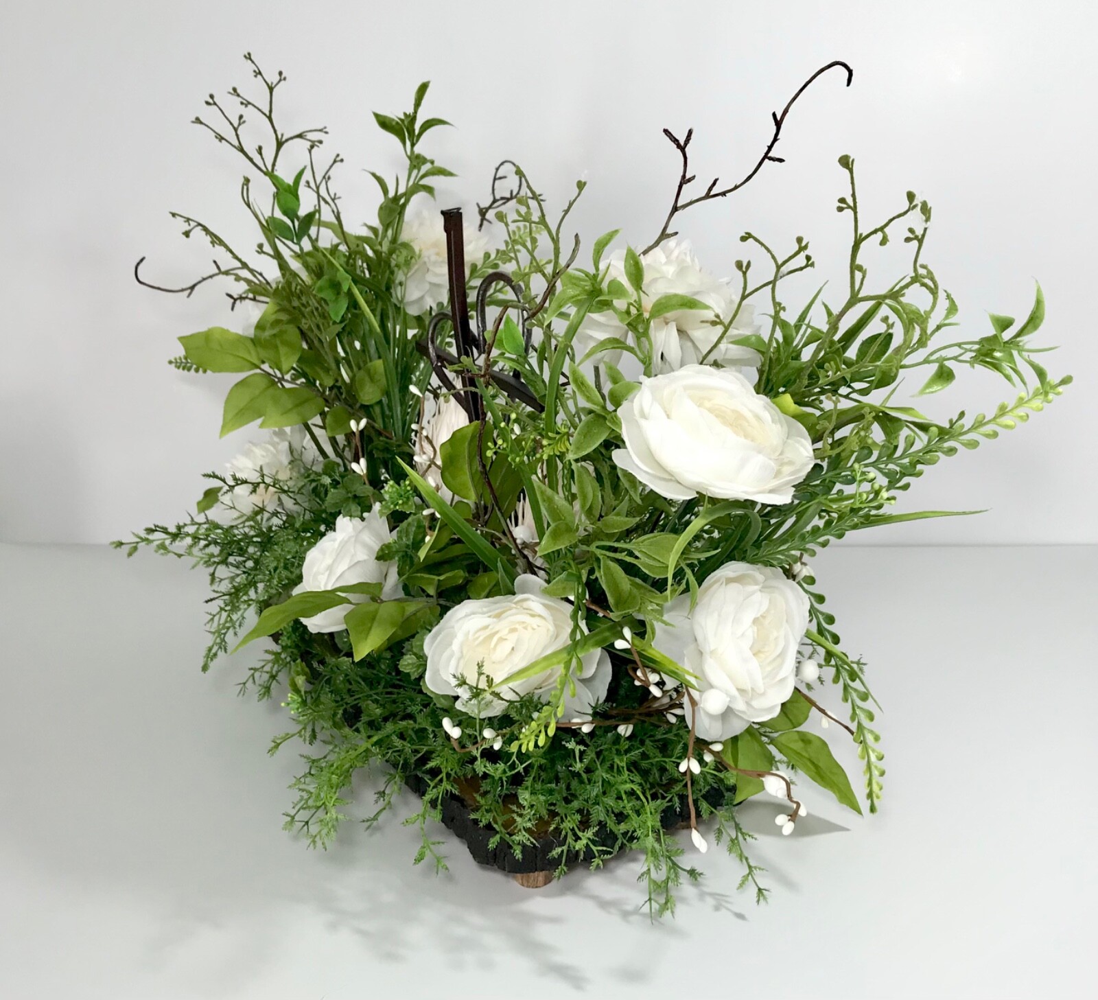 HEART CROSS SYMPATHY LARGE EVERYDAY CHRISTIAN CENTERPIECE FLORAL ARRANGEMENT NEW