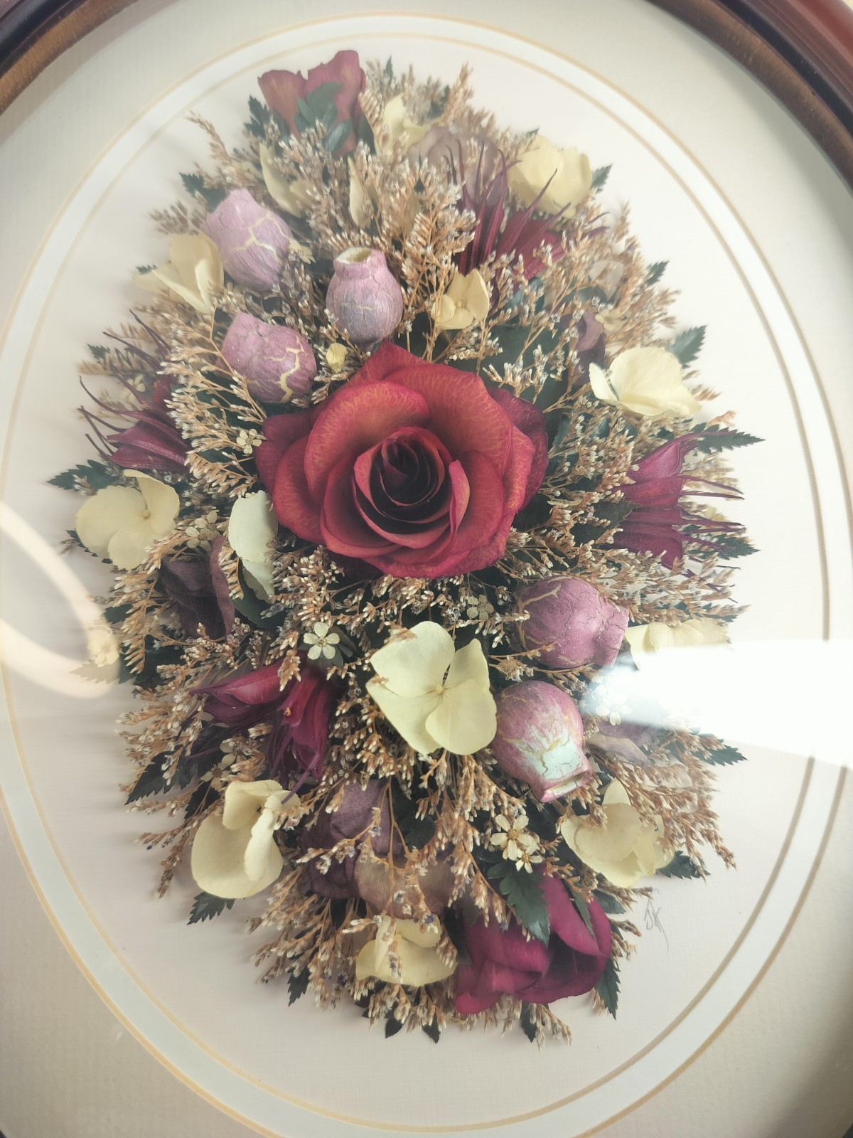 VTG FLORAL PERSERVATION ARTWORK OVAL CONVES FRAME ROSE BOUQUET 16″ L X14″ W
