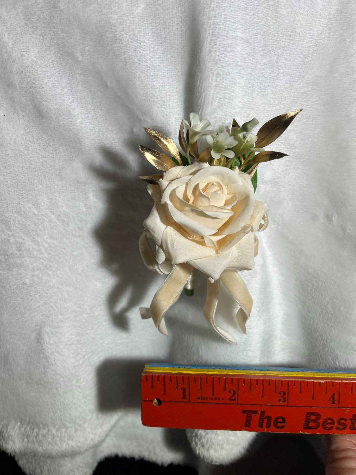 Set of 6 Serwalin Champagne Artificial Flower Boutonnieres NIB