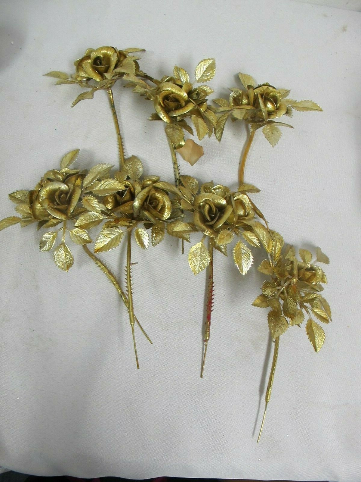 VINTAGE ARTIFICIAL PLASTIC FLOWERS GOLD ROSES- POINTSETTIA – CANDLE RINGS 11 PCS
