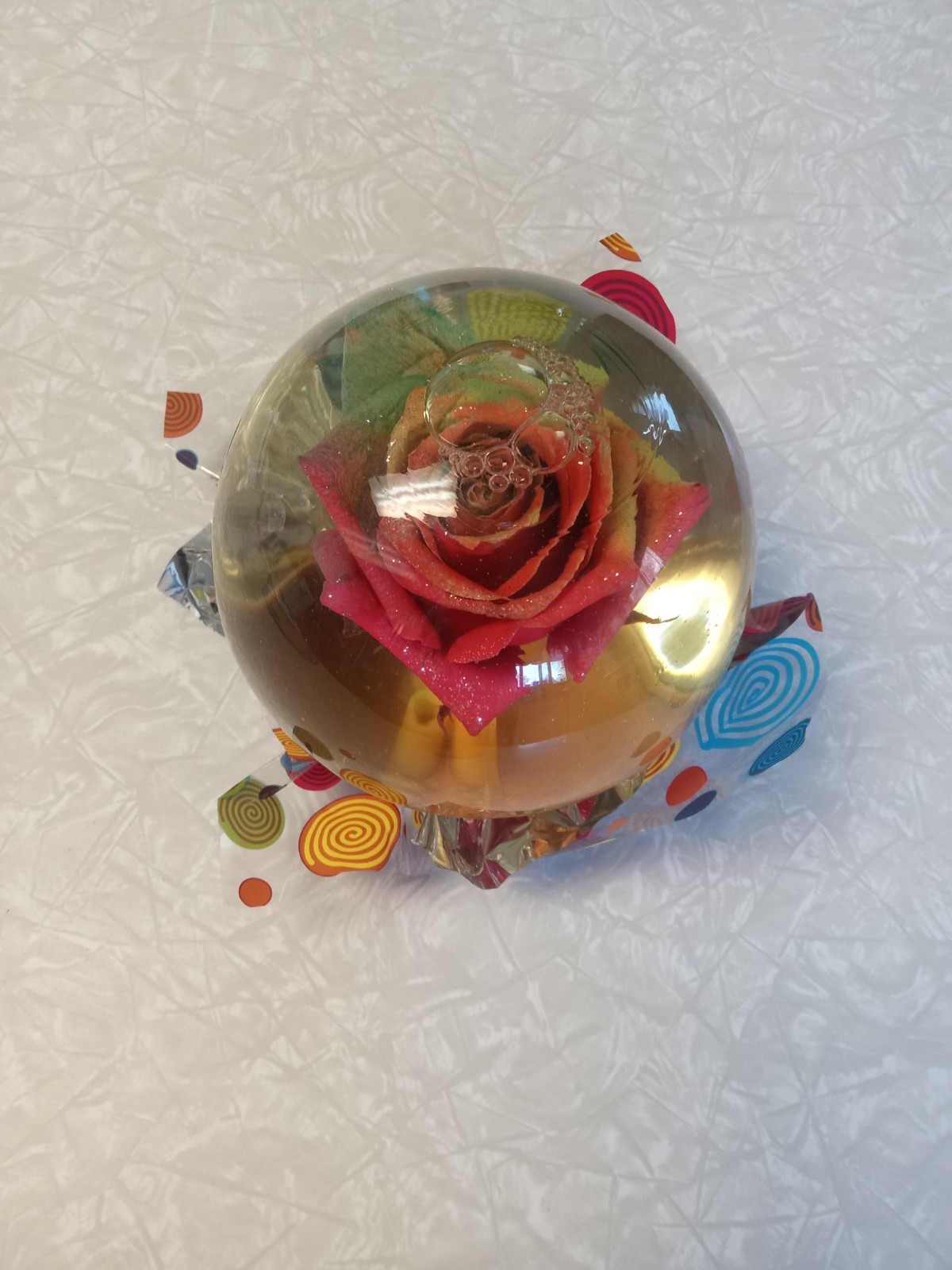 Forever Red/Green glitter ROSE In Glass Ball Water Dome Globe Real Rose 6.5”