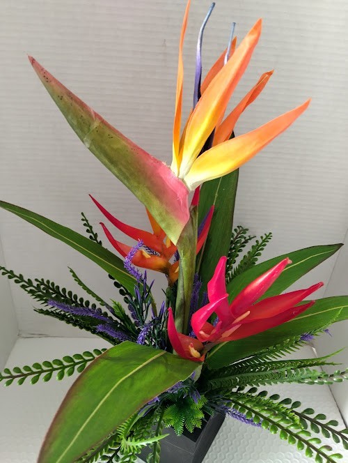 Artificial bird of paradise on disc table decoration, weddings, centerpiece OR
