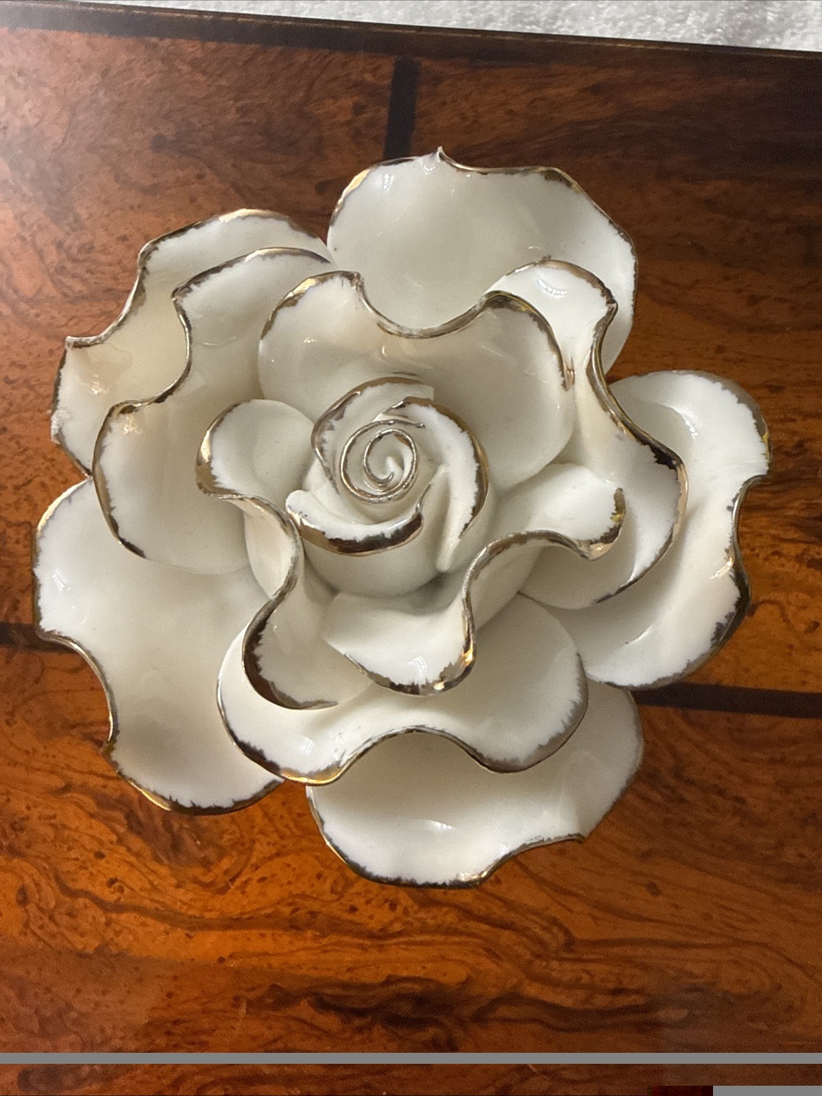 Set of 4 Porcelain Roses Cream and Gold ,For wall Or table