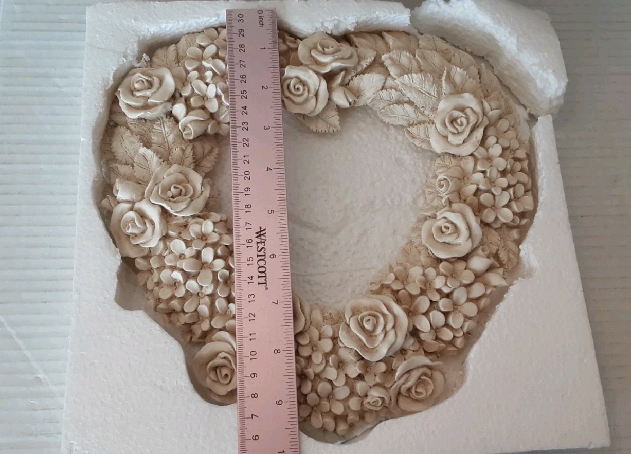 Vtg Resin Heart Rose & Hydrangea Off White Wreath Wall Hanging Decor W/Box