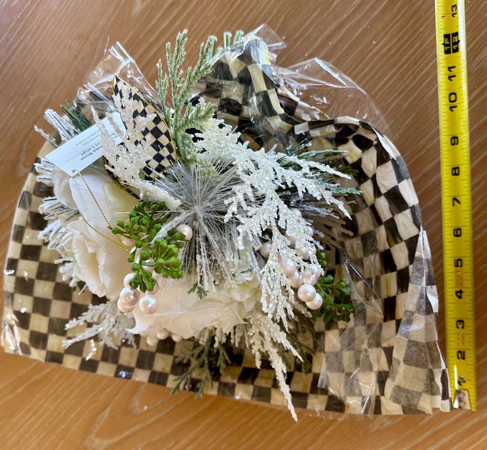 Lrg Winter White MacKenzie Childs Rose Bouquet Courtly Checks Cello Wrap w/ Tag