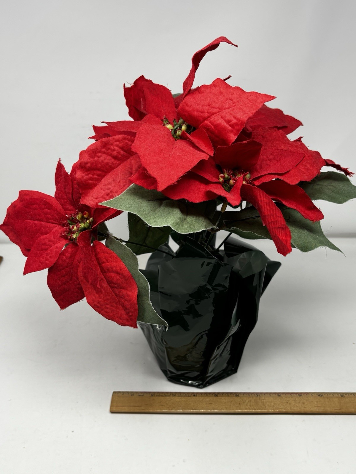 14” Poinsettias Artificial Christmas Flowers Paper like feel 6 stems VTG in pot