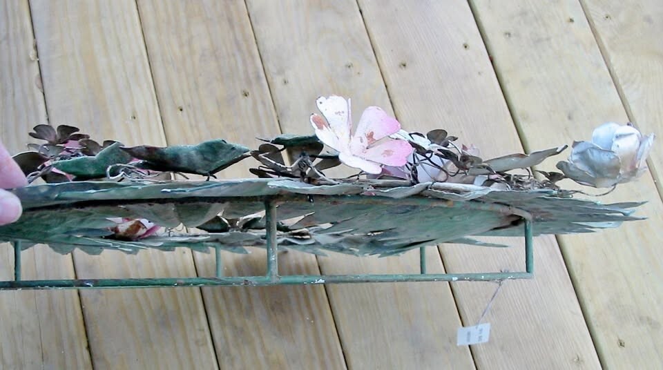 Cody Foster TIN Floral Flowers and Leaves Laurel Wreath 23 inches EUC
