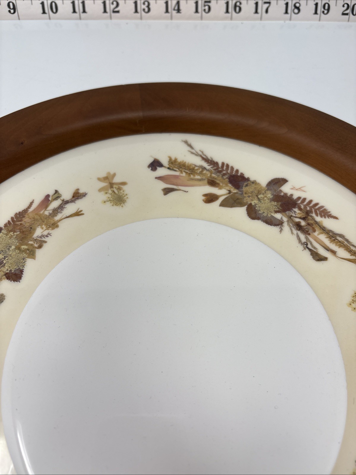 VTG Dried Pressed Flower Arrangement Rounde Frame-Boho kitschy Neutral Size 14”
