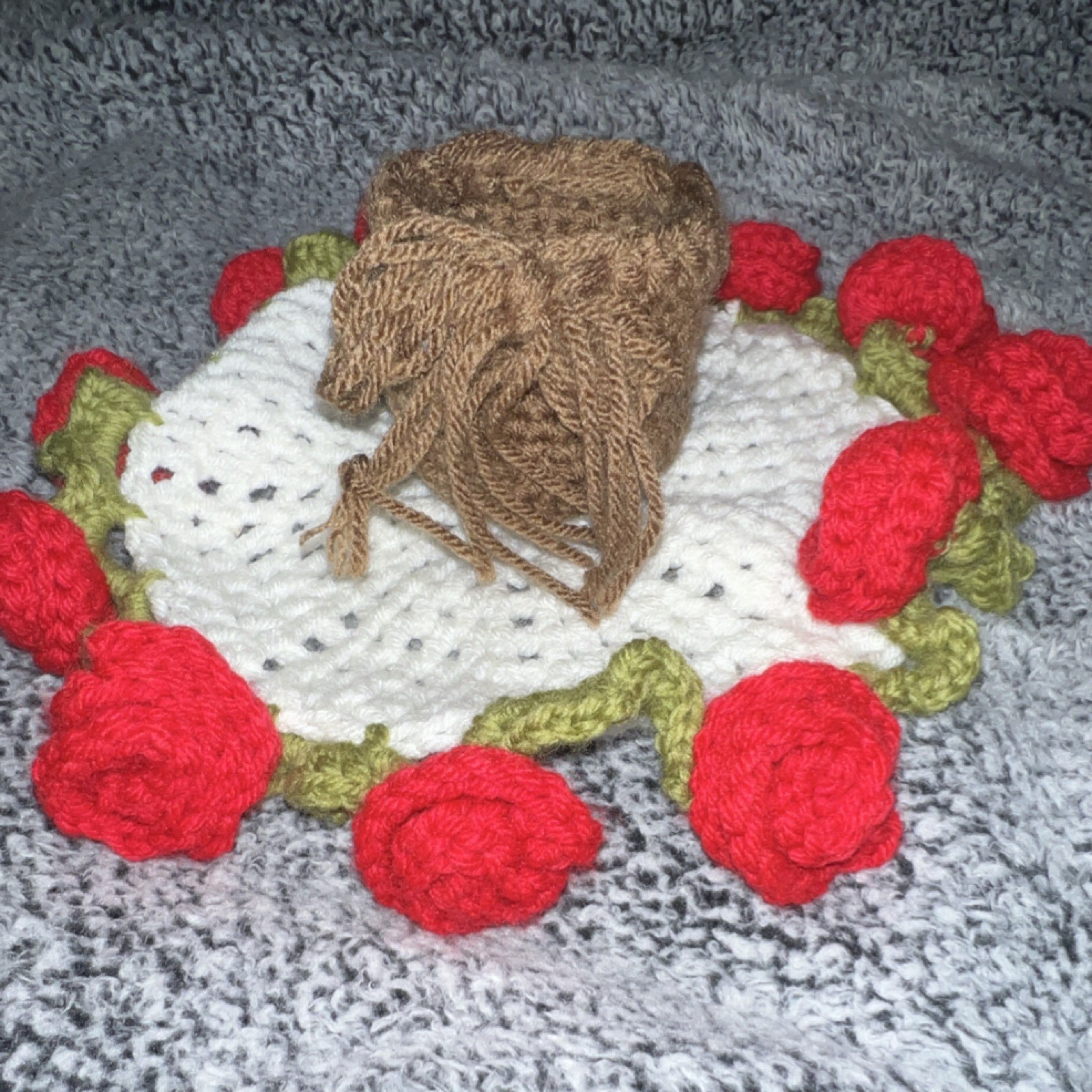 Artificial Yarn Rose Flower Arrangement Centerpiece Red Green Brown White