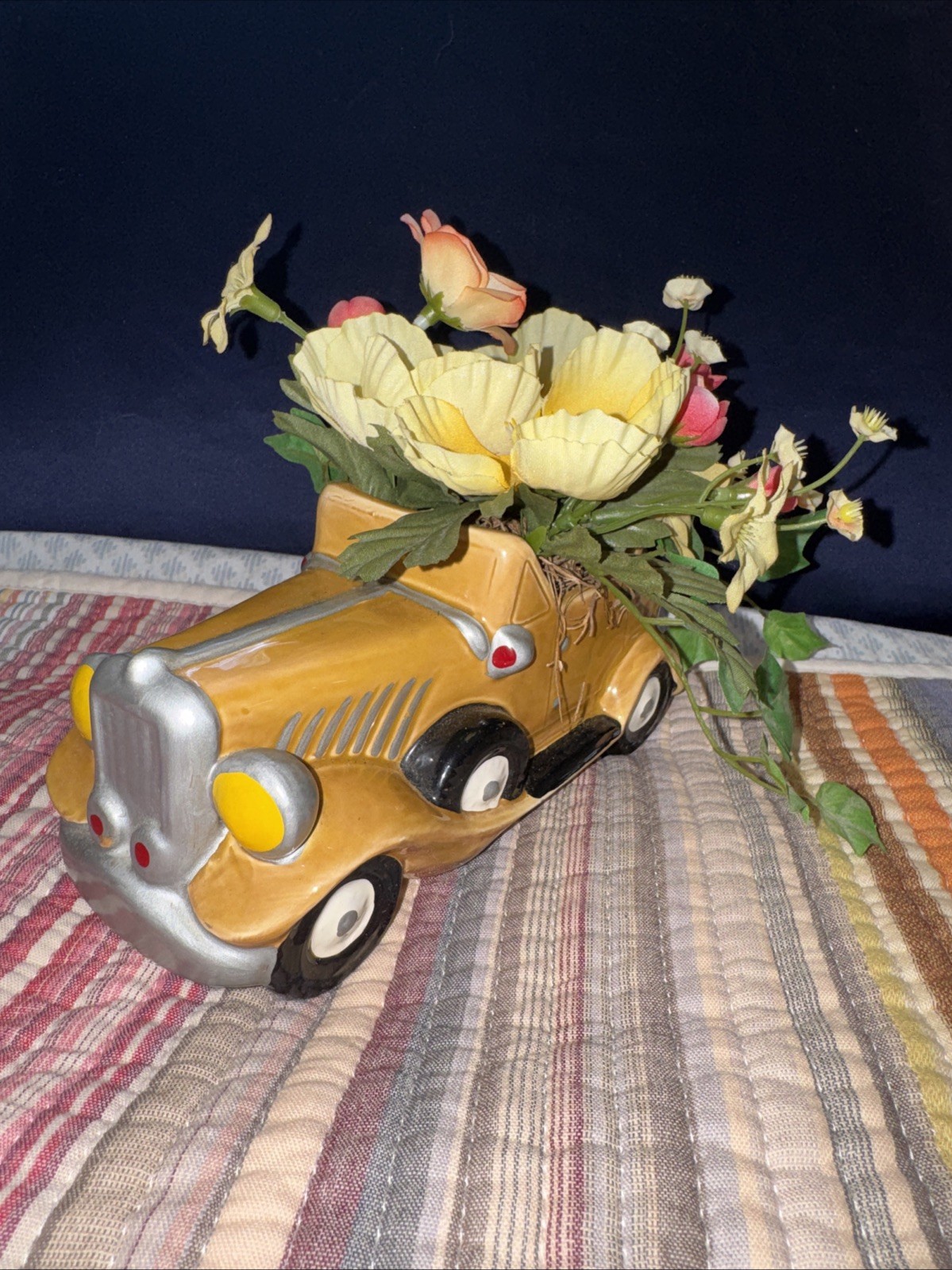 Vtg Retro MCM Floral Arrangement Antique Car Holder