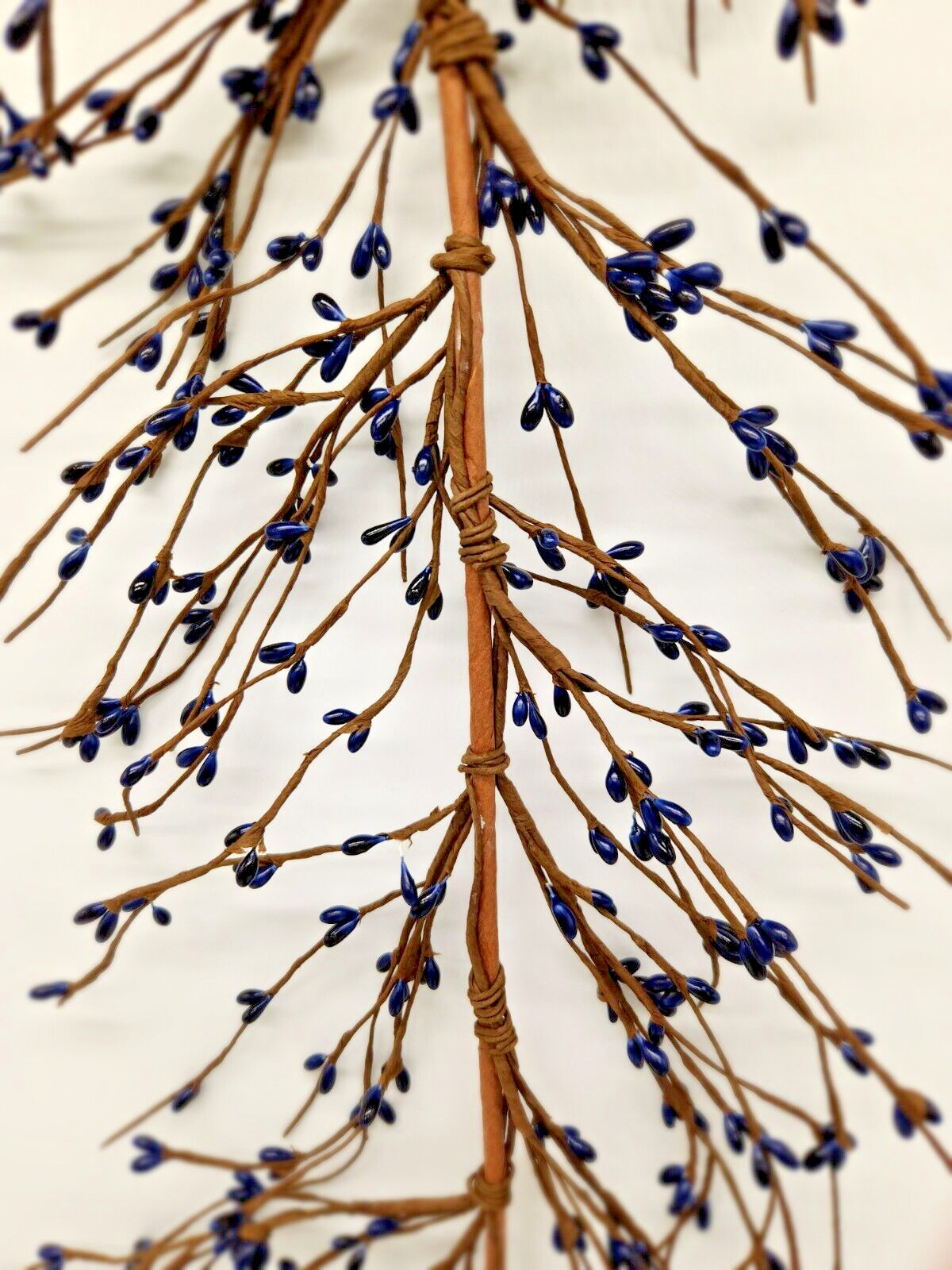 EV-C36 Pip Berry Garland in Country Navy Blue