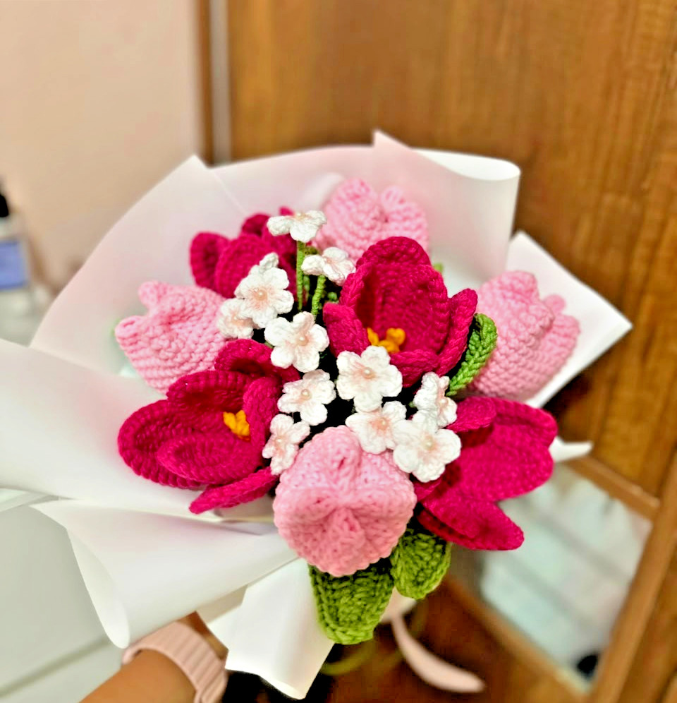 A Timeless Gift of Love – Handmade Crochet Tulip Bouquet in Pink & White