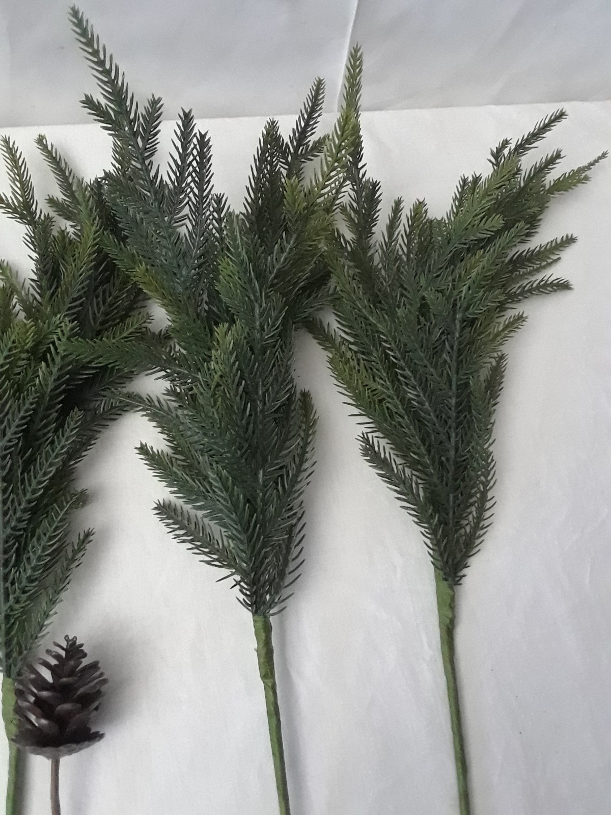5 Indoor/Outdoor Artificial Spruce Pine 21 in Sprigs – Pine Cone – Berry Twig