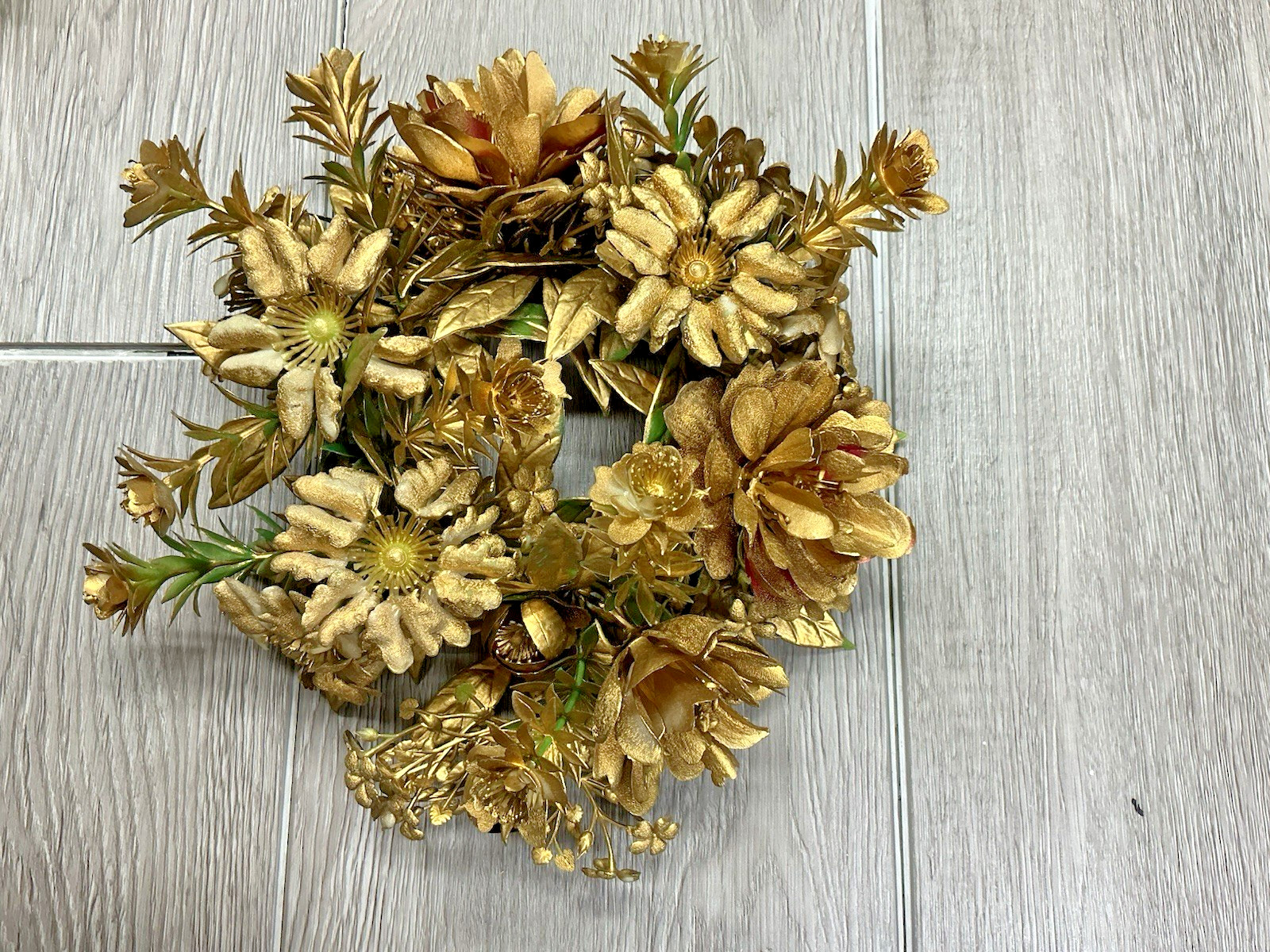 Vintage Pair 9″ Candle Ring Plastic Gold Greenery 3″ Pillar Centerpiece Chistmas