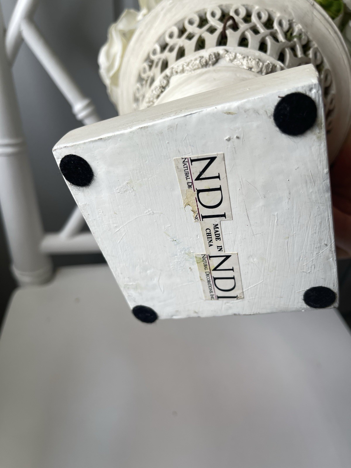 NDI Floral Arrangement White Cream Lattice Trellis Urn Pedestal Vase Used