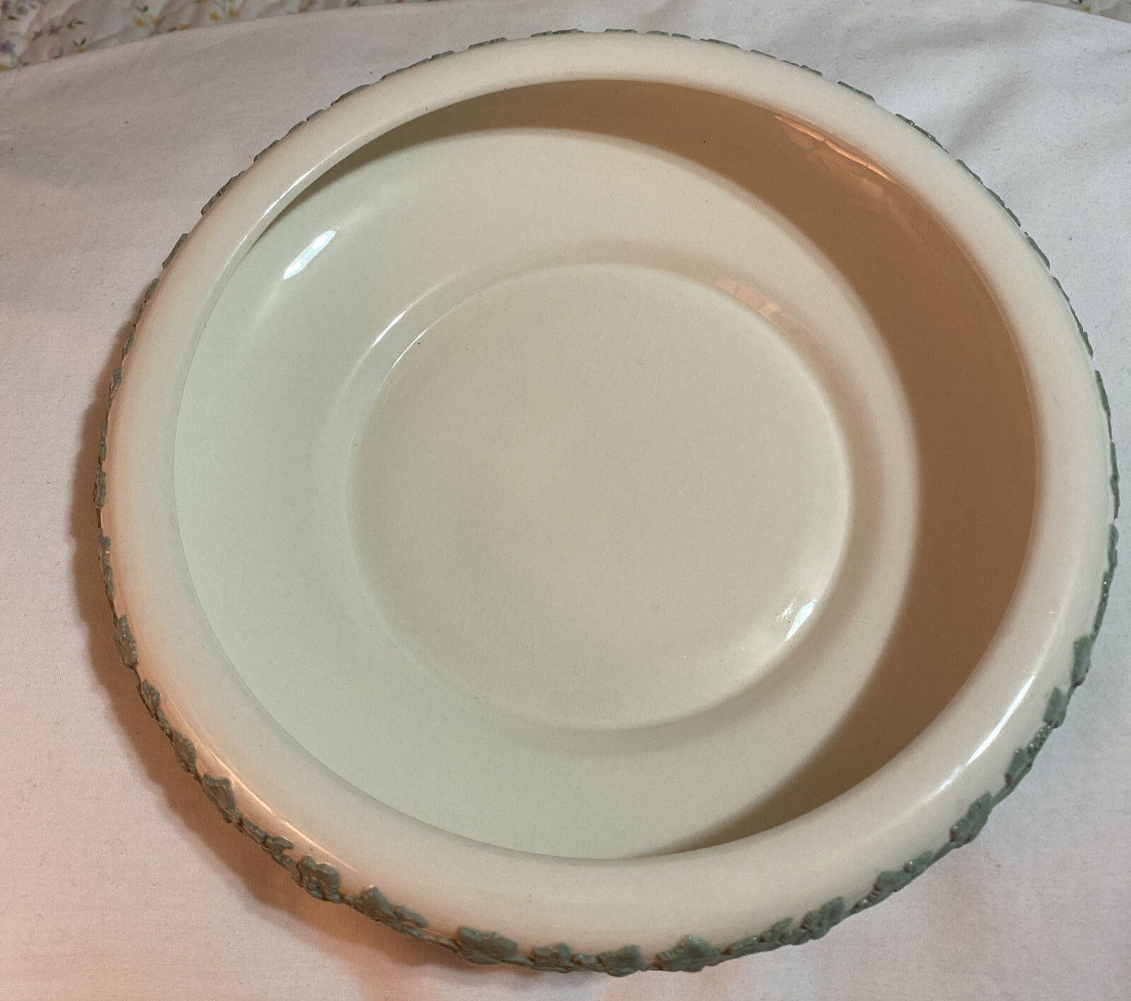 Rare England Wedgwood Embossed Queen’s Ware Decorative Floating Gardenia Bowl #5