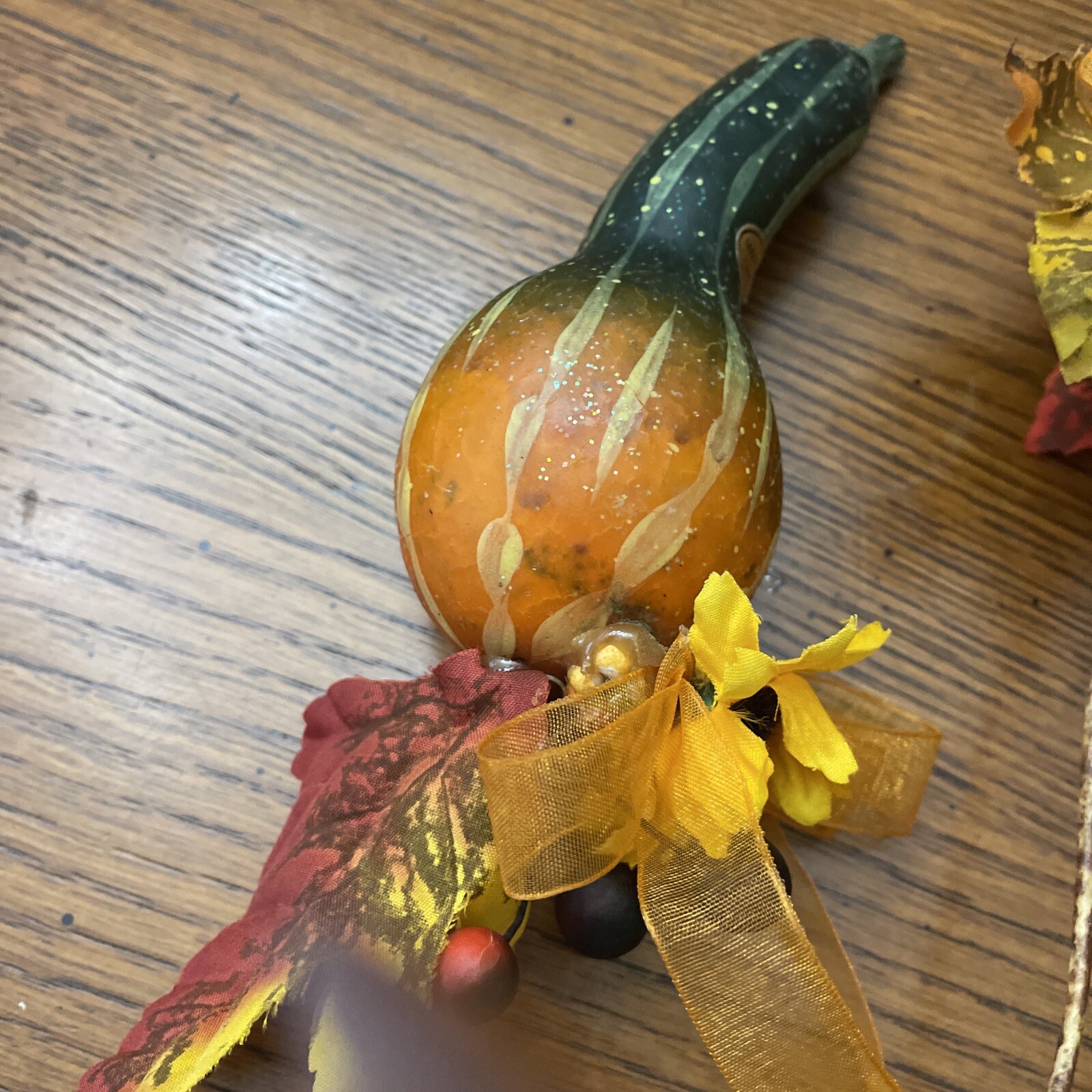 H04 Set of 4 – Artificial Short & Long Neck Gourds w/Fall Flowers on Pics