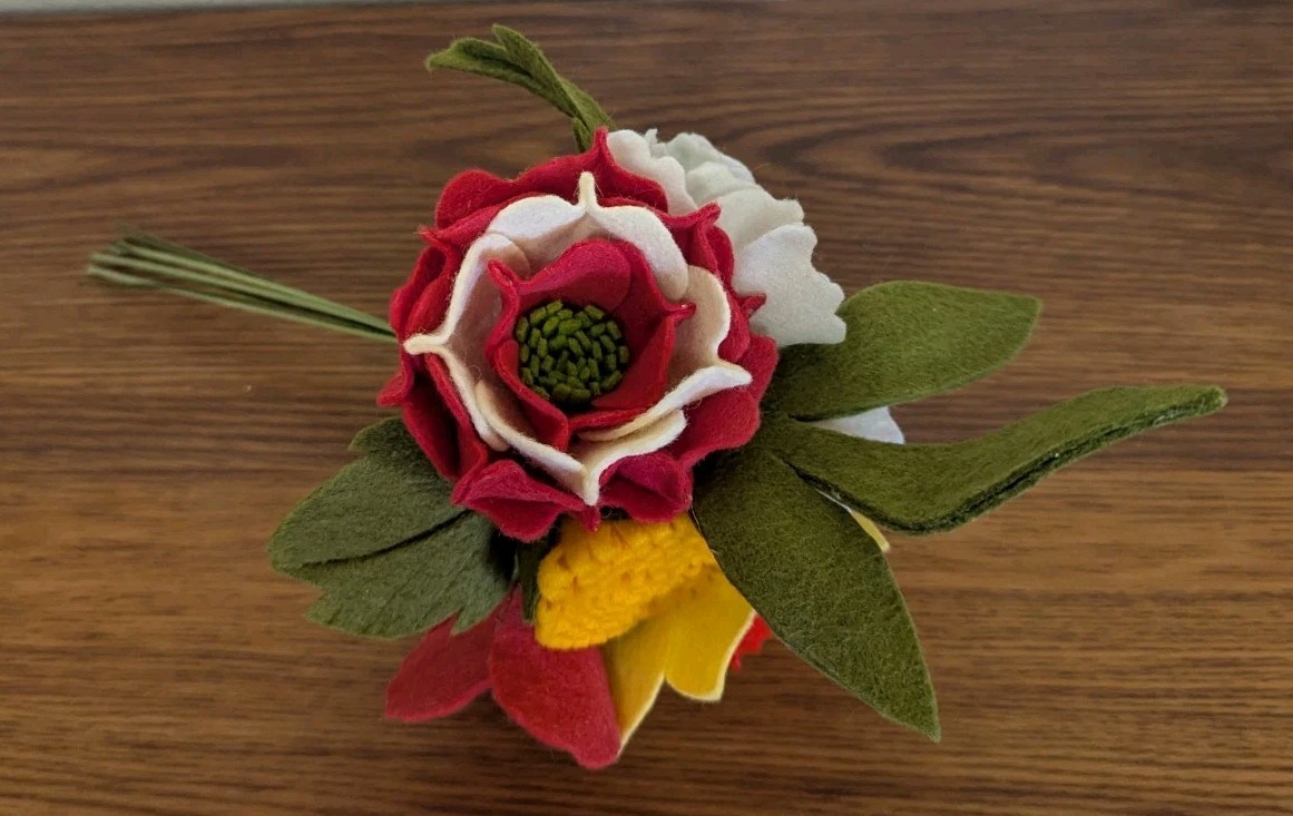 Beautiful Hand Cut Wool Blend Felt Flower Bouquet Gift Wrapped/Great Gift Idea!