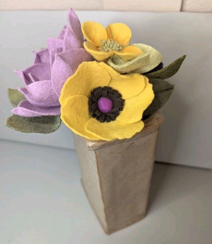 Beautiful Hand Cut Wool Blend Felt Flower Bouquet Gift Wrapped/Great Gift Idea!