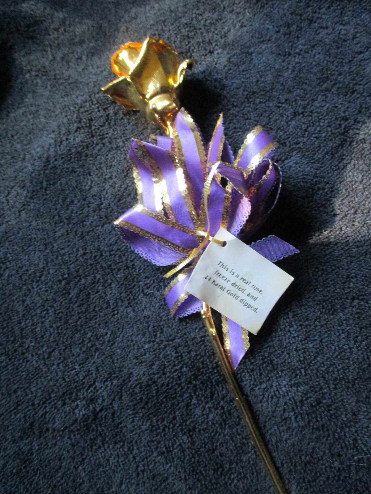 Vintage 24kt gold dipped 11″ long stem real rose. 31 years old