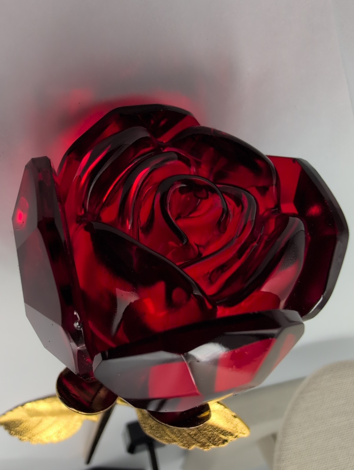 Gold Color Stem Red Rose Flower w/Gift Box–LOVE ROSE Forever Gift Box Some Wear