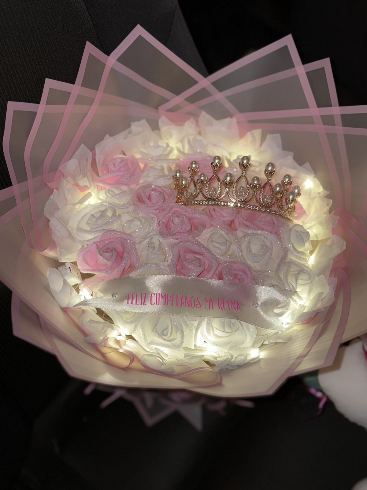 Romantic Hello Kitty Gift Set with Heart Balloon & Lighted Bouquet