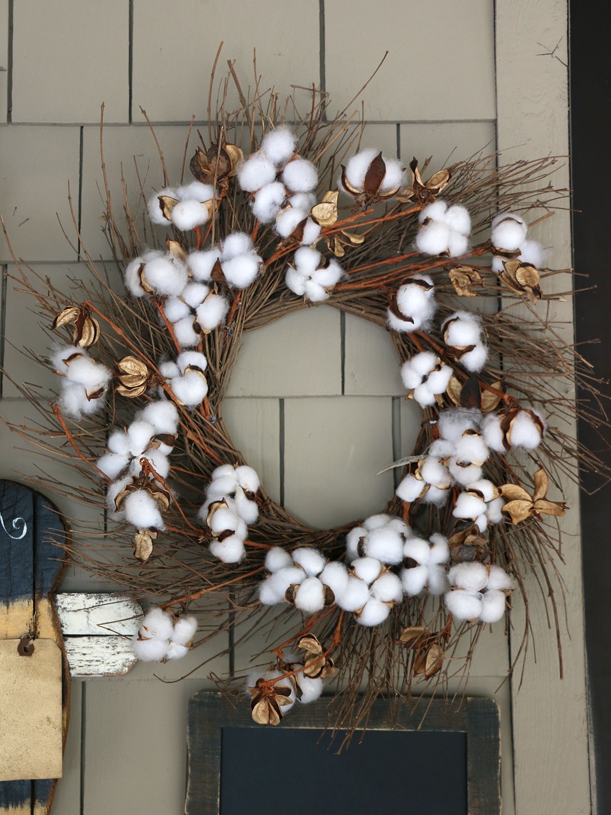 Floral Wreath 22 inch White Cotton Bolls Grapevine Twig Base