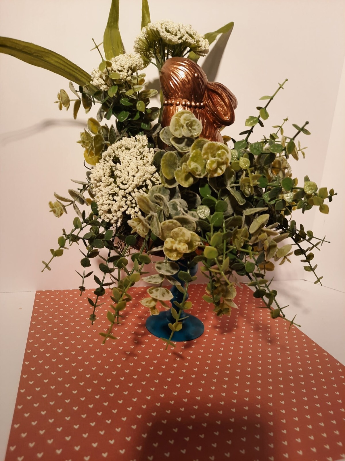 Spring arrangement made with neutral colors. It’s a perfect centerpiece.