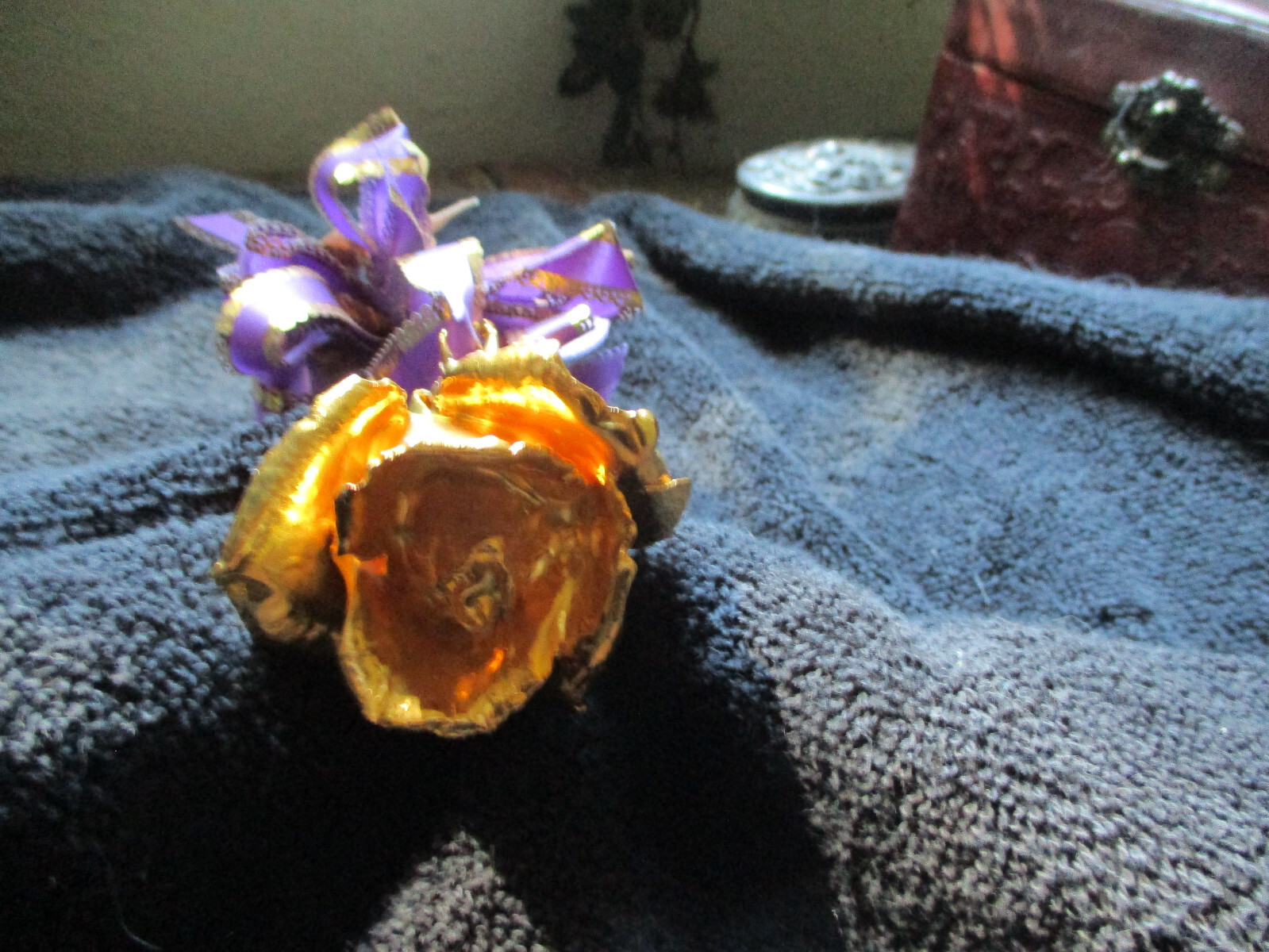 Vintage 24kt gold dipped 11″ long stem real rose. 31 years old