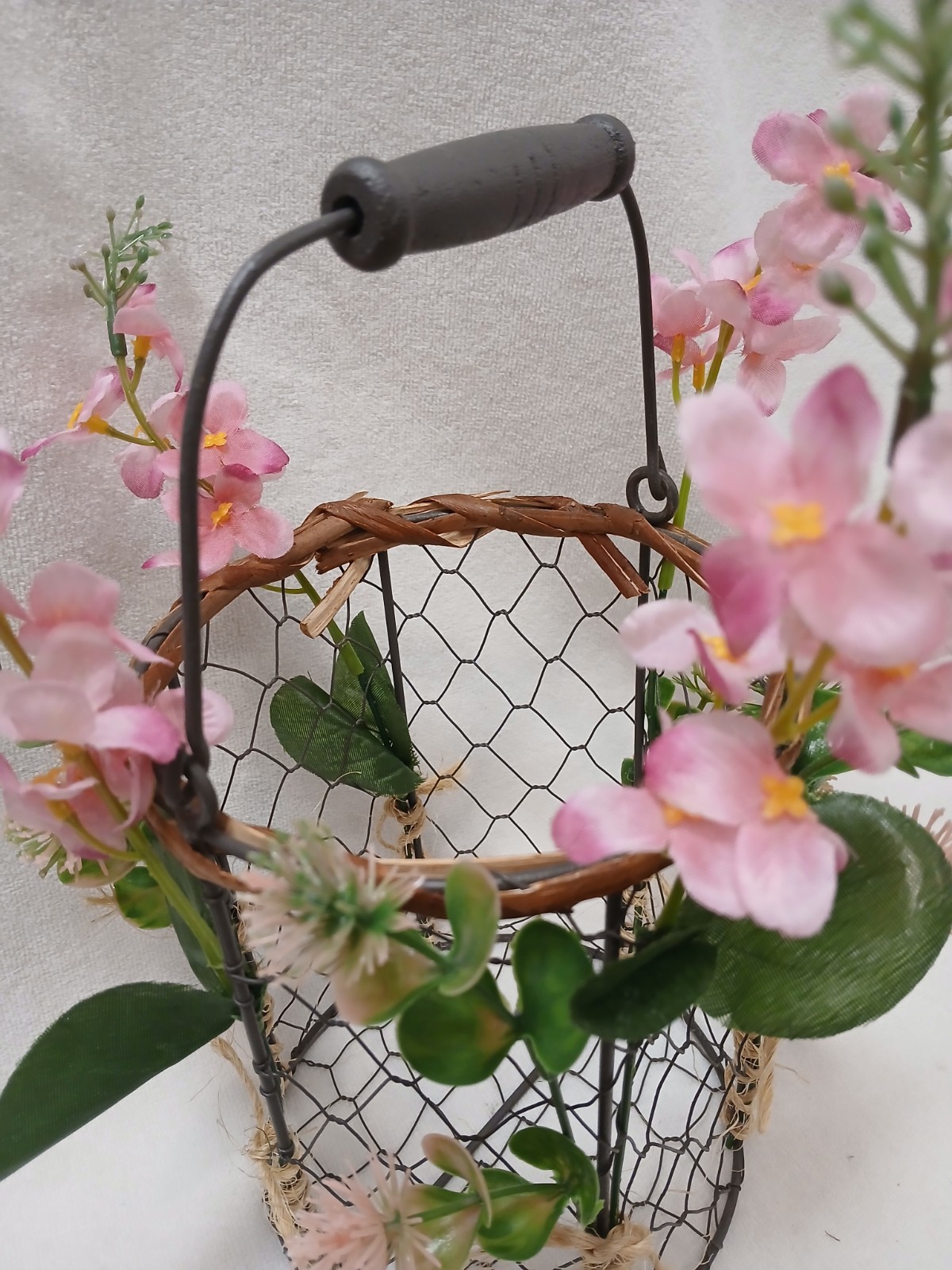 Vntg Farmhouse Wire Basket Floral Arrangement Wild Flowers Pink Cottagecore Boho