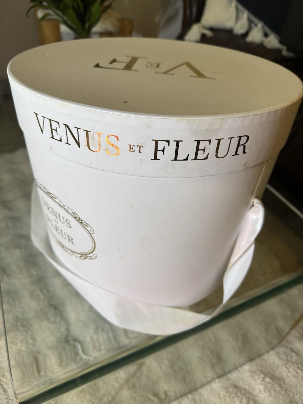 Venus Et Fleur Classic Round Rose Box Arrangement Pinkish Real Flowers