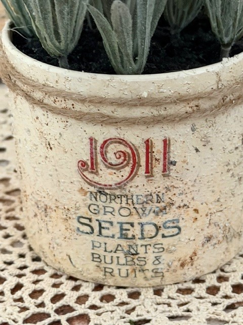SMALL 8 1/2″ ARTIFICIAL PURPLE LAVENDER FLOWERS IN TEXTURED LITTLE POT W/ LABELS