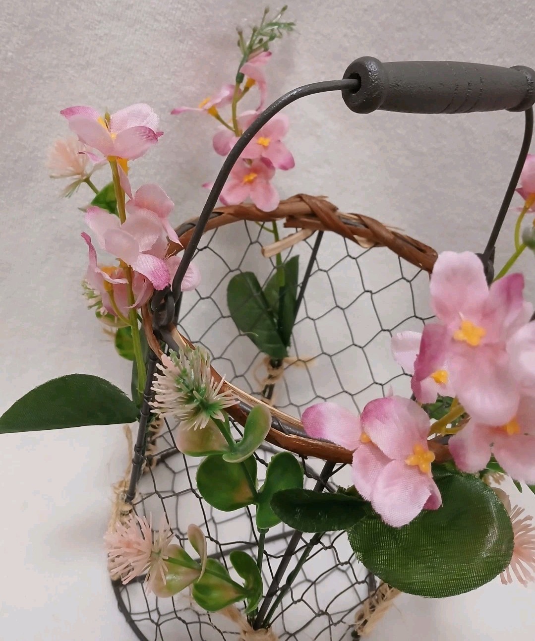 Vntg Farmhouse Wire Basket Floral Arrangement Wild Flowers Pink Cottagecore Boho