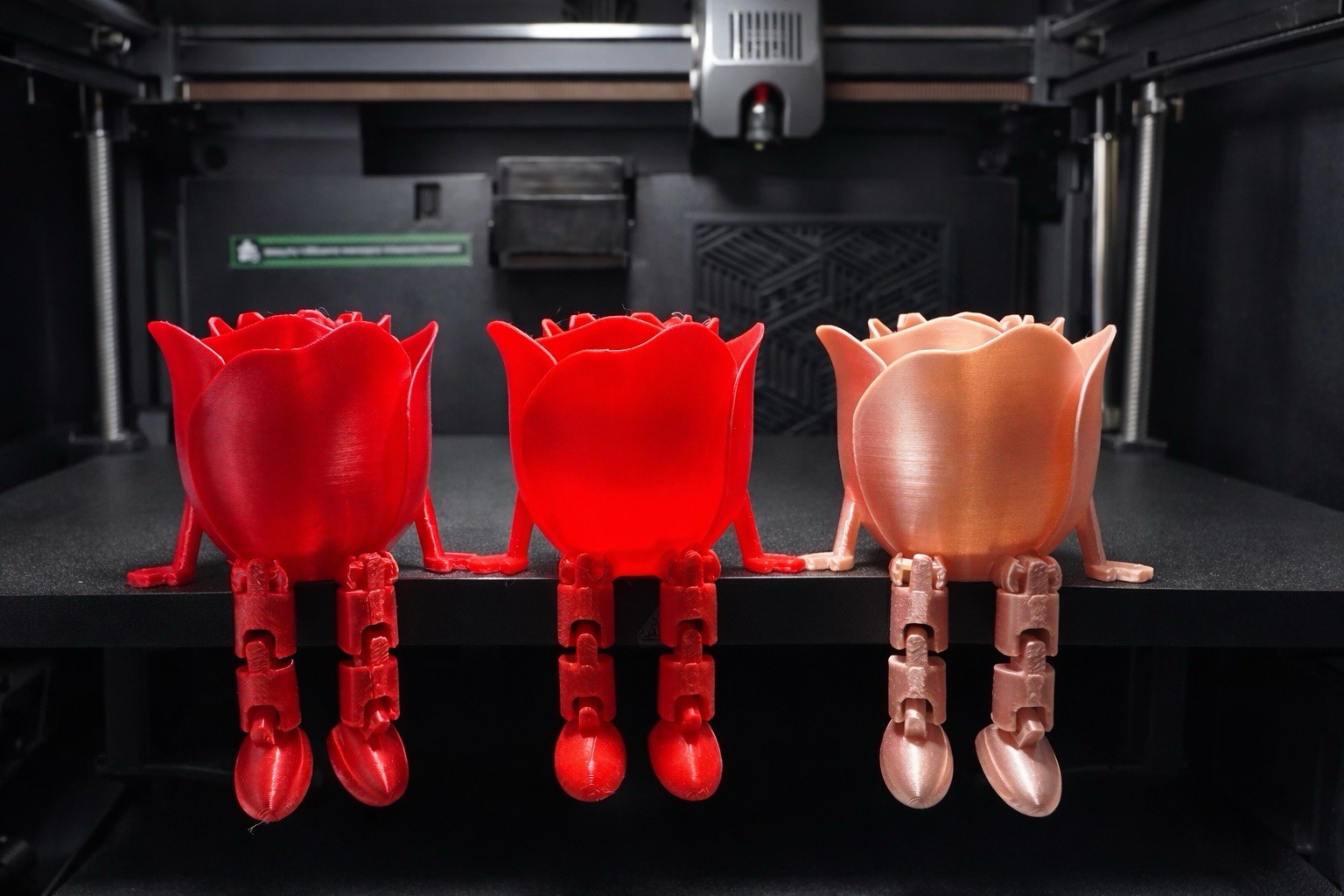 3D Printed Articulated Rose with Dangling Legs – Single Roses