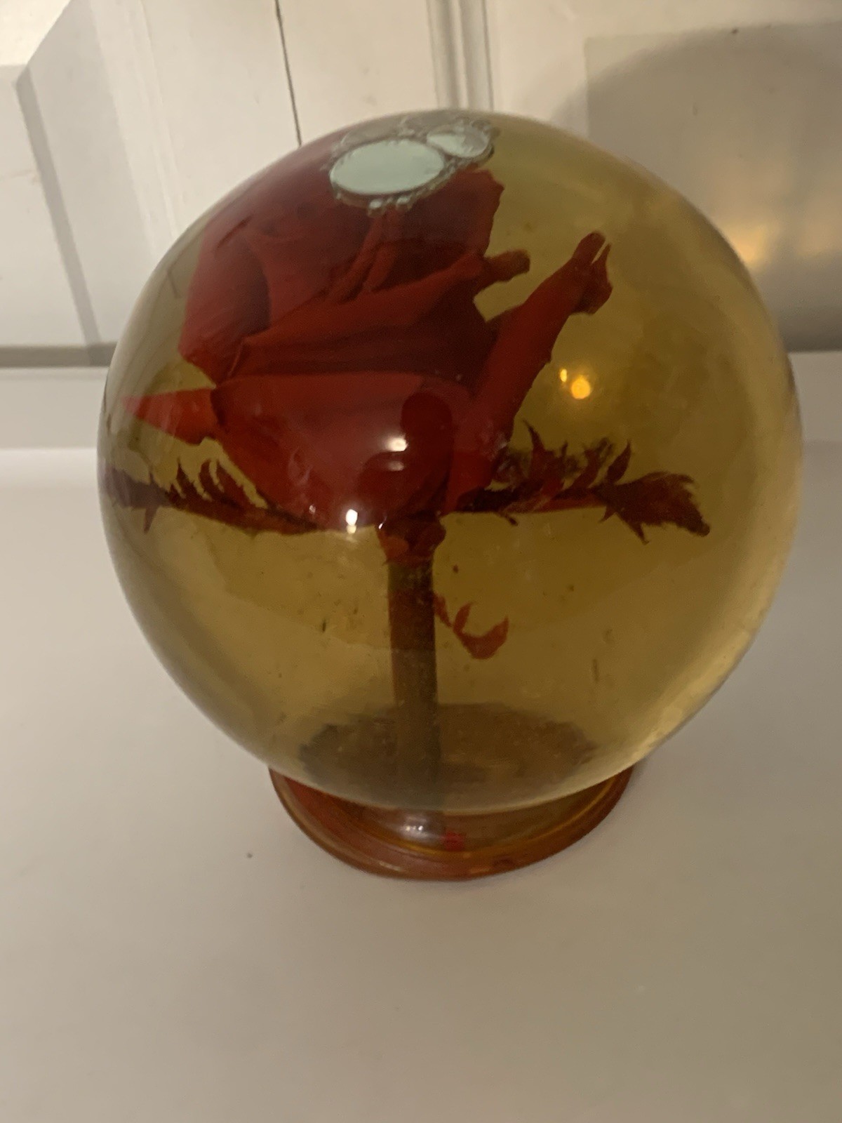 Vtg Forever Red ROSE In Glass Ball Water Dome Globe Large Real Rose 6×6 in.