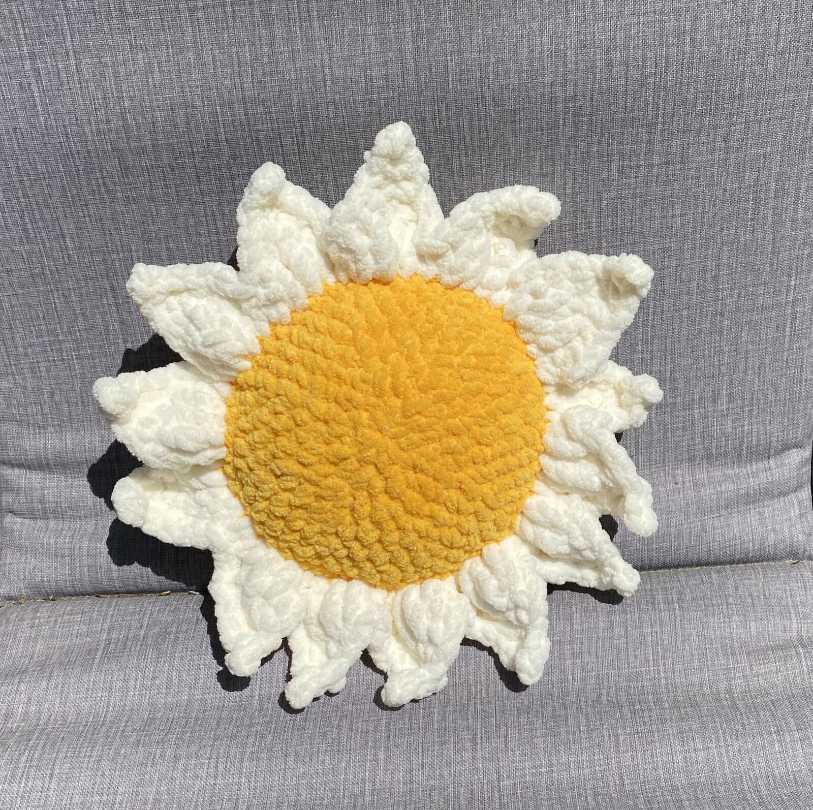 Cottage Style Farmhouse Summer Flowers Pillows Daisy Bowl Filler Tiered Tray