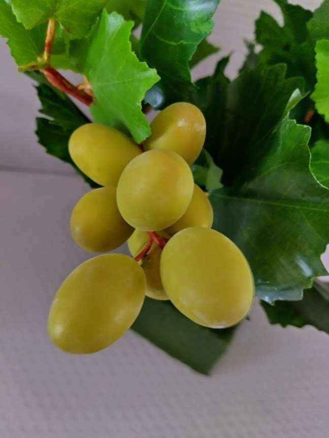 Artificial grape vine tree