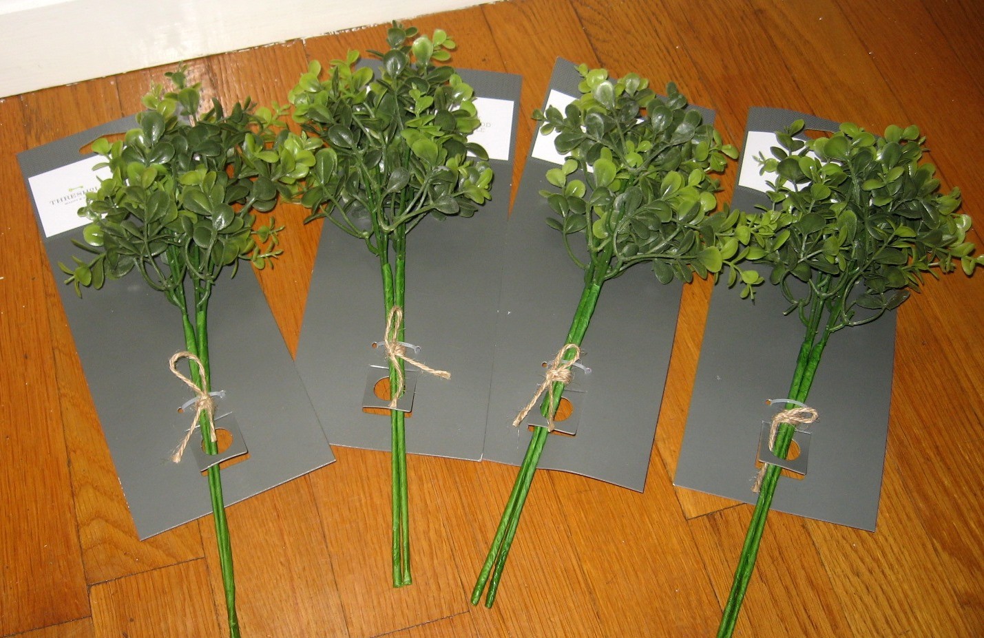 FAUX BOXWOOD BUNDLE 12″H THRESHOLD 4 Packs