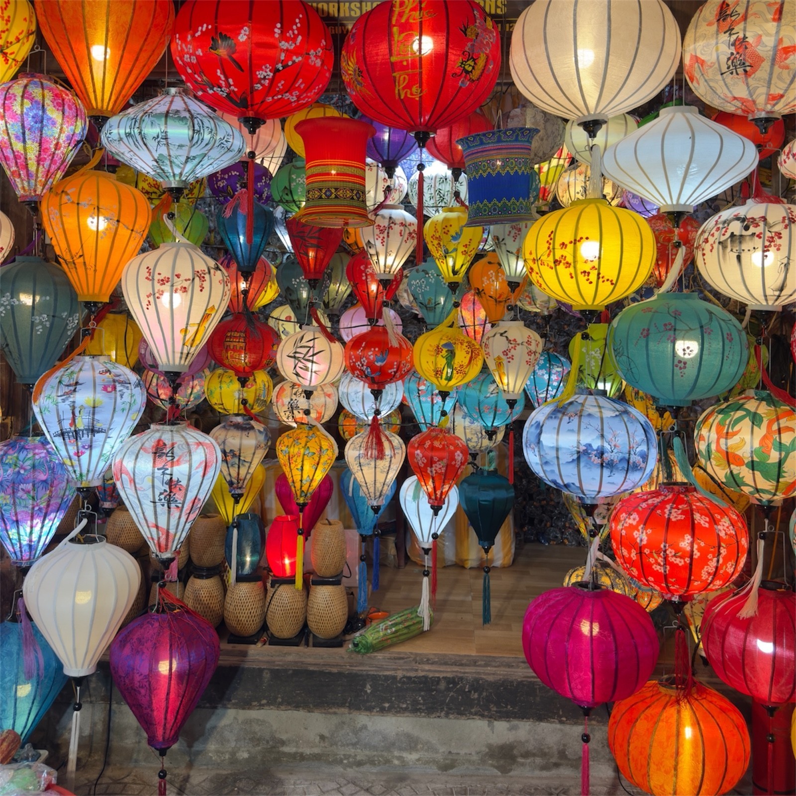 18″ Hand Painted yellow Silk Lantern Vietnamese Hanging Lamp Shade Wedding Party
