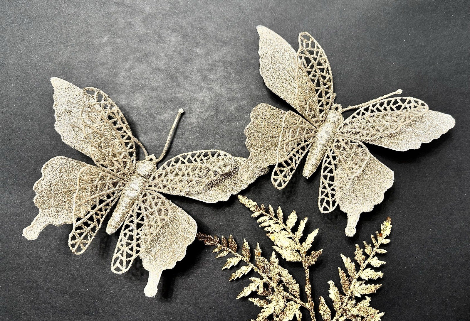 18 Champagne Tinted Glitter Christmas Accents Poinsettias Butterflies & Clips