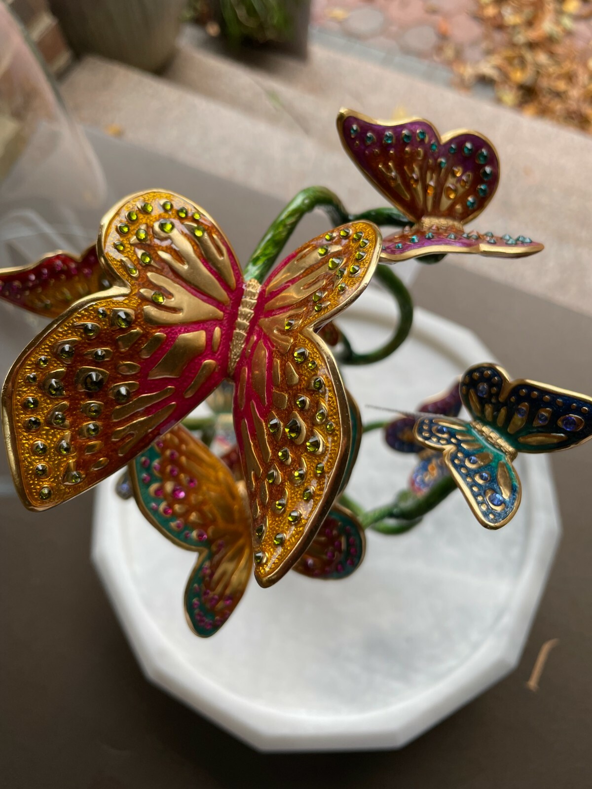 LARGE JAY STRONGWATER BEAUTY & THE BEAST FLOWER & BUTTERFLIES GLASS DOME MINT