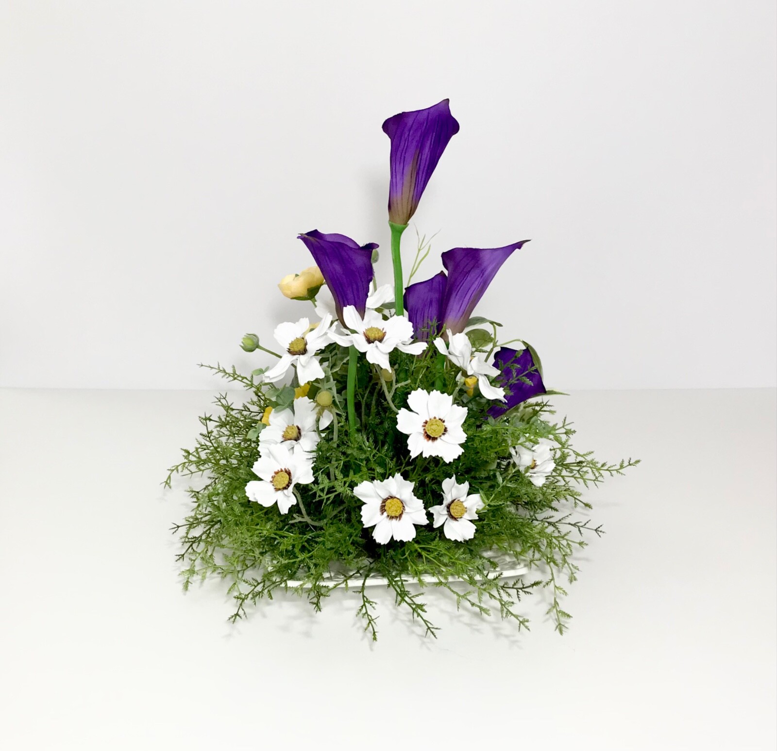 PURPLE CALLA LILIES WHITE YELLOW FLOWERS CENTERPIECE ARRANGEMENT DECORATION NEW