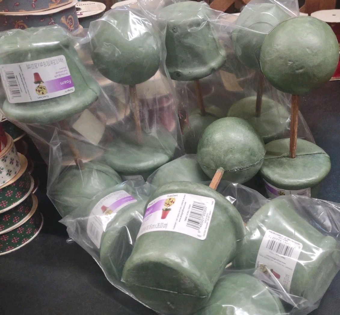 Set of 8: Tabletop Topiary Form, 10.25″ Green Foam Topiaries, 3″ Urethane Ball