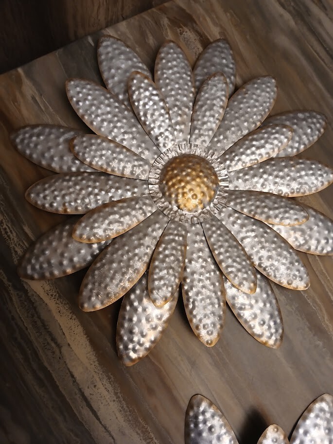 2 Tin Flower Decor Set Silver& Gold Petals Wall Hanging Light Weight 11″ Round