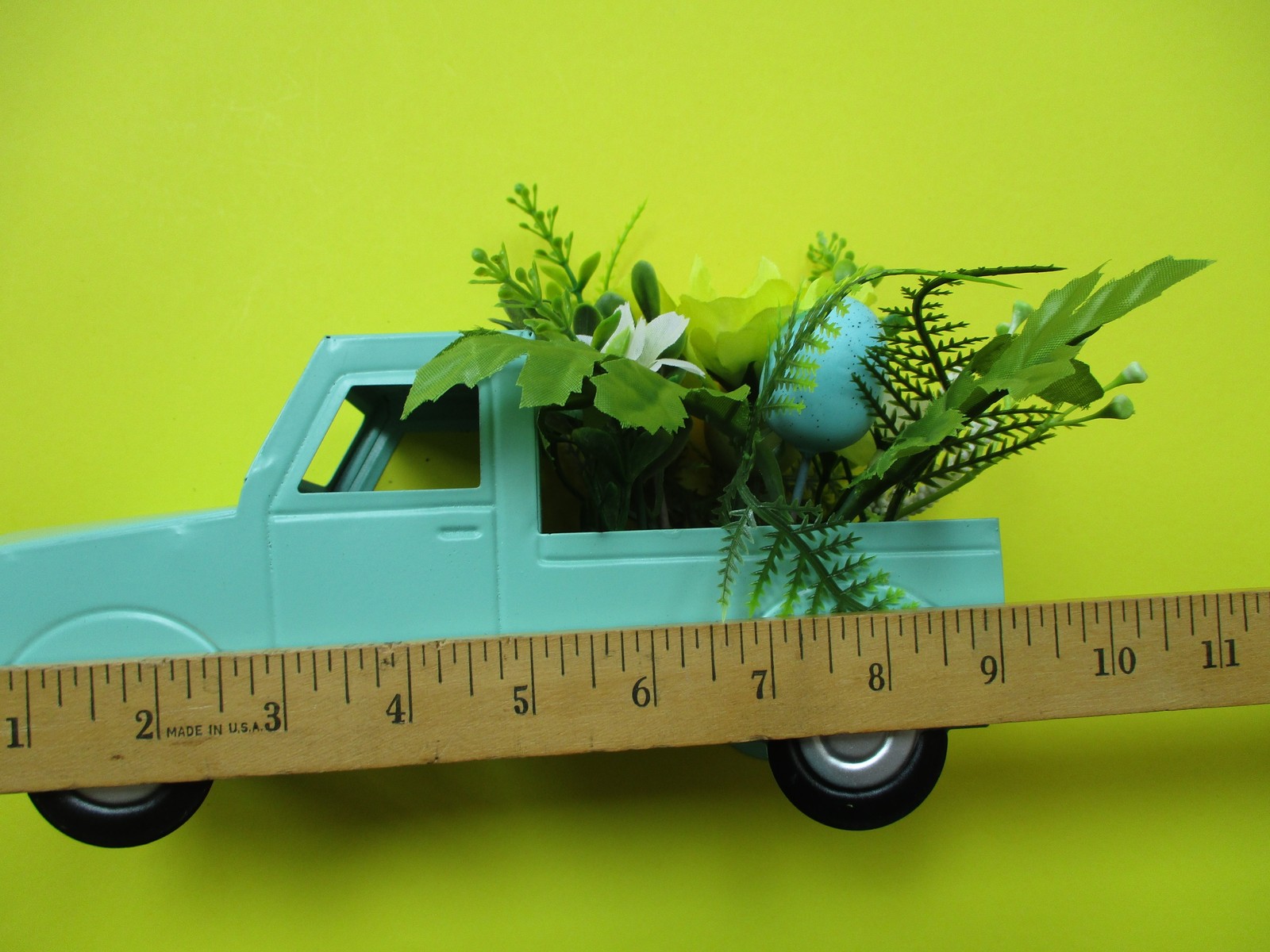 Spring Blue PICK-UP TRUCK flowers & eggs BLUE GREEN YELLOW WHITE 11″ x 5″ tall