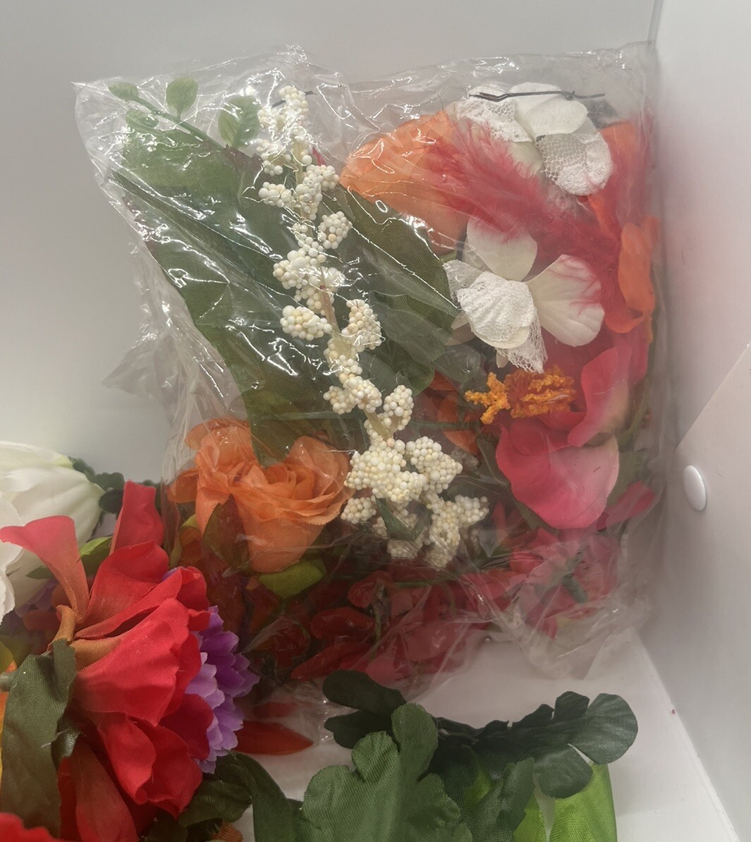NEW BAG OF ASSORTED MULTI COLOR LOOSE Artificial Flowers Ephemera Crafts Hair